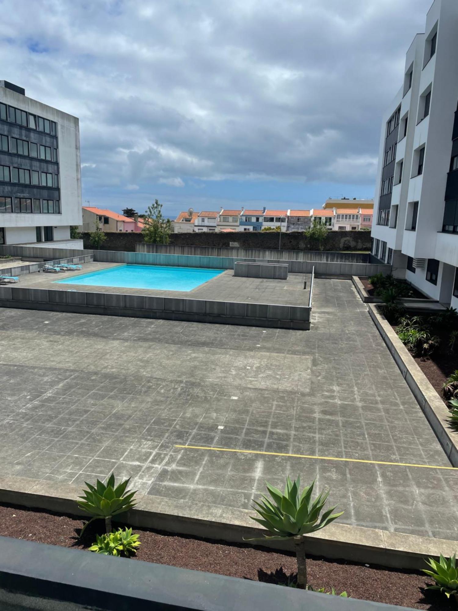 Neat Apartment Ponta Delgada Buitenkant foto